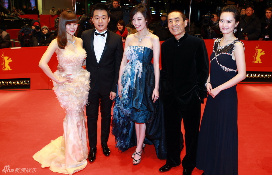 组图:张艺谋率众出席《十三钗》首映 关悦倪妮比美_高清图集_新浪网