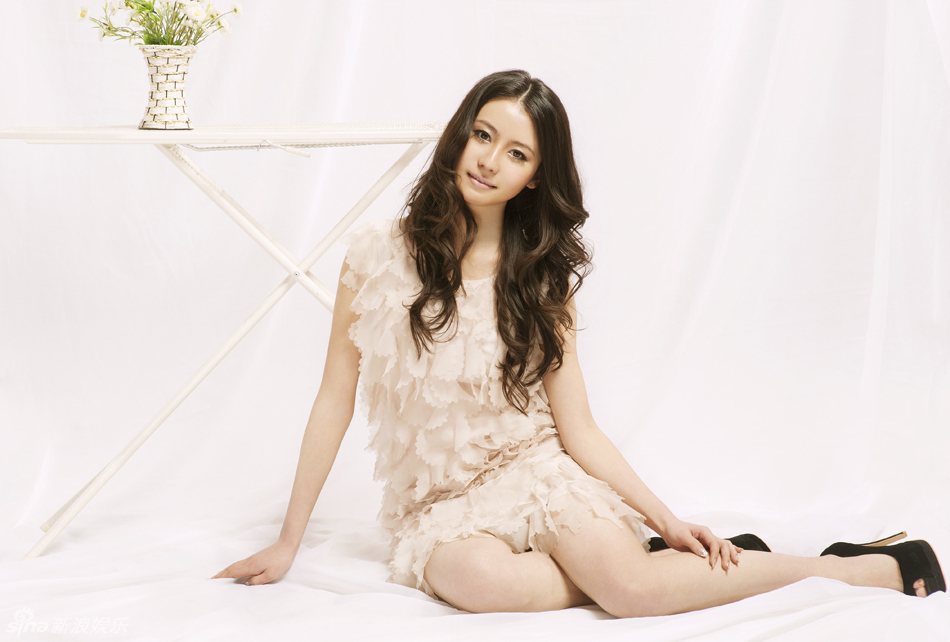 赵志瑶甜美春装