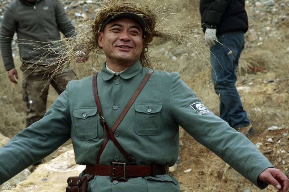 组图:《三进山城》王新军塑造喜感英雄_高清图集_新浪网