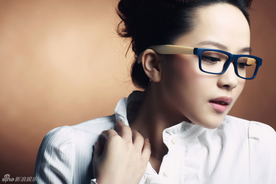 张梦最新写真 诠释都市佳丽新形象