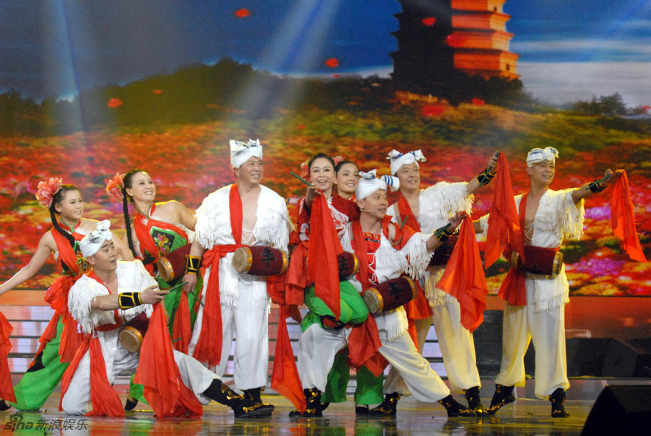 组图:邓玉华汪正正做客《回声嘹亮》讲时代记忆_高清图集_新浪网