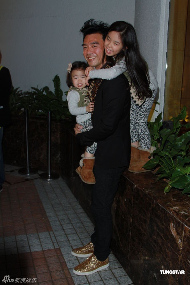 钟镇涛和女儿