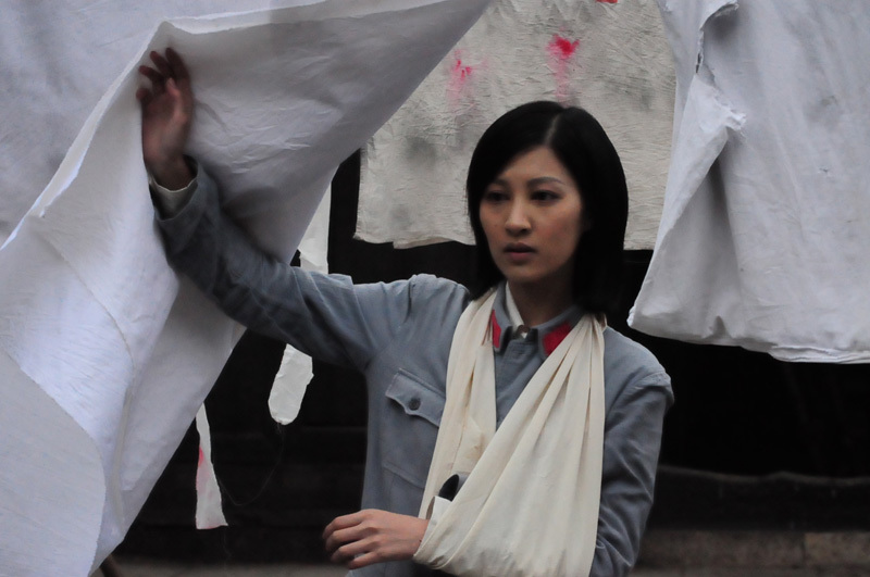 演员王纪弦在戏中扮演沈芷兰,与山虎(廉赛饰)的纯真爱情打动观众.