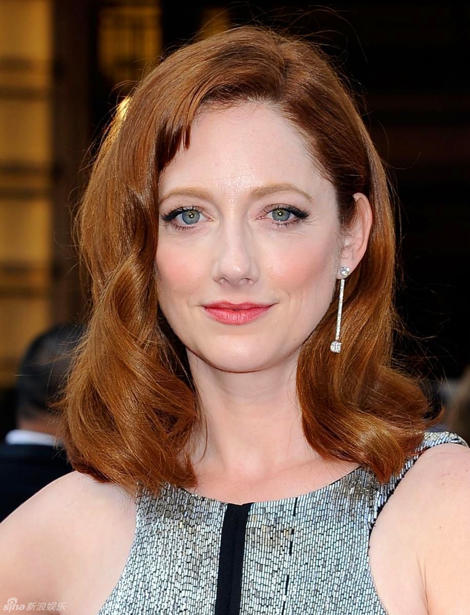 奥斯卡红毯朱迪-格雷尔拼接裙曲线撩人