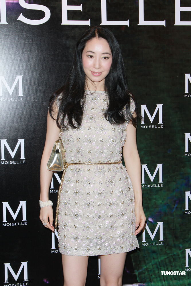 组图:乐基儿计划携母出游 文咏珊花朵裙亮眼_高清图集_新浪网