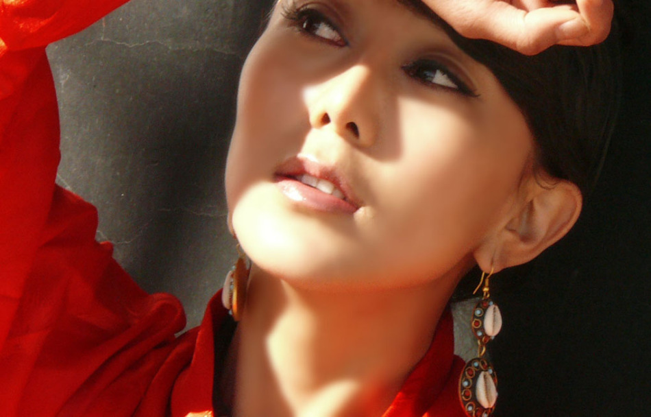 组图:阿佳组合最新写真曝光 尽显别致民族风尚_高清图集_新浪网