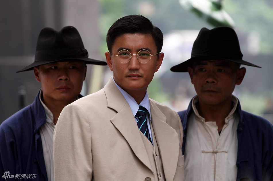 张丰毅饰演"川军英雄"朱豪