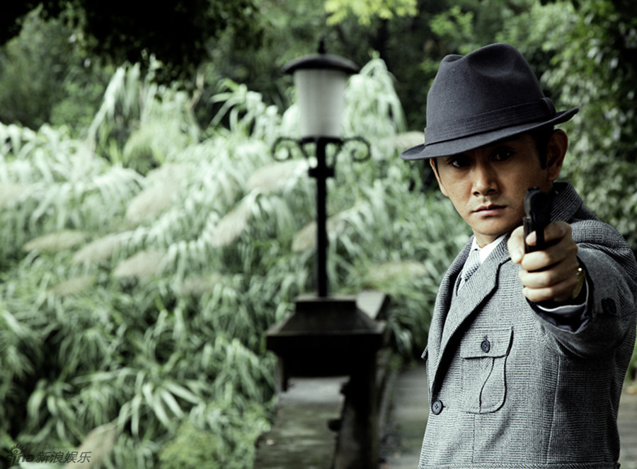 新浪娱乐讯 抗日剧《断箭》正在黑龙江,广东,云南三大卫视热播,主演