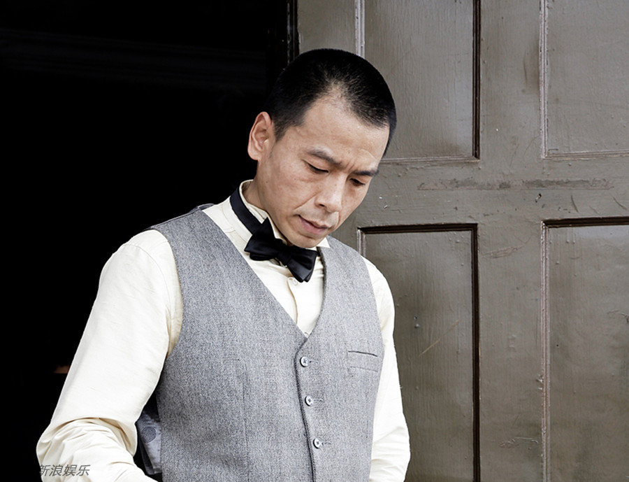 王挺枭雄范儿神色凝重