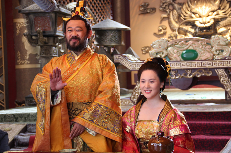 组图:《隋唐演义》姜武与刘筱筱上演程咬金娶妻_高清图集_新浪网