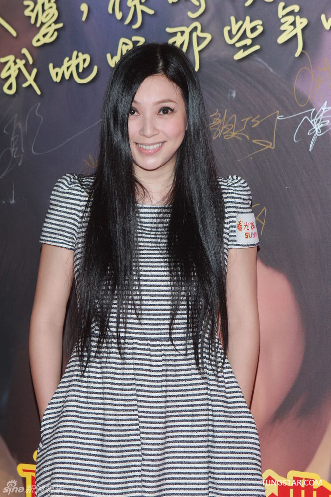 组图:温碧霞陈炜盛装斗性感 张智霖蓝恤衫亮相_高清图集_新浪网