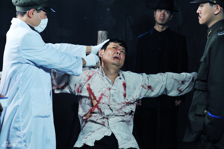 组图:《密使》曝酷刑照 观众直呼血腥_高清图集_新浪网