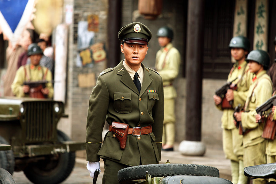 组图:《尖刀队》地面热播 沈晓海上演硬汉风采_高清图集_新浪网