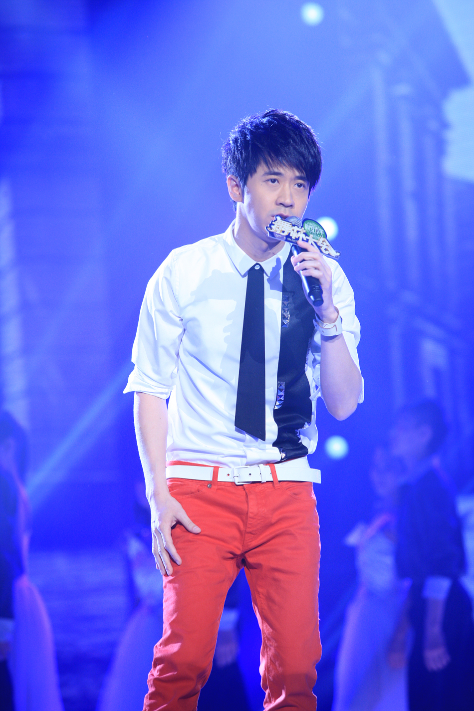 组图:《舞林大会》进入半决赛光良伴唱曼舞_高清图集_新浪网