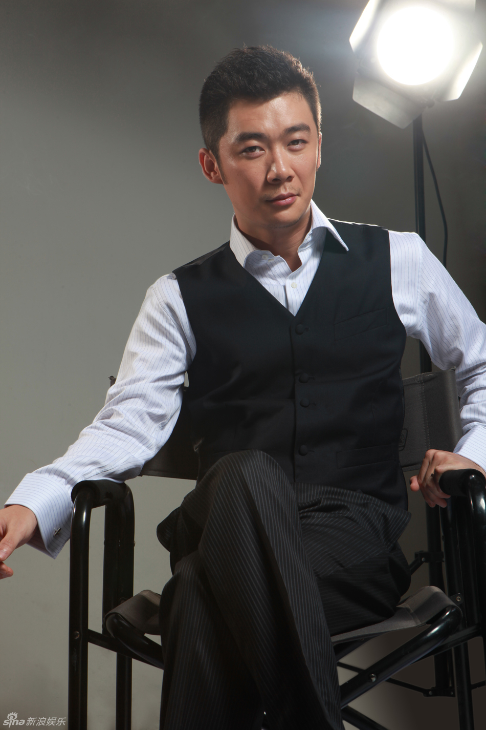 组图:曹征风度写真绅士帅气_高清图集_新浪网