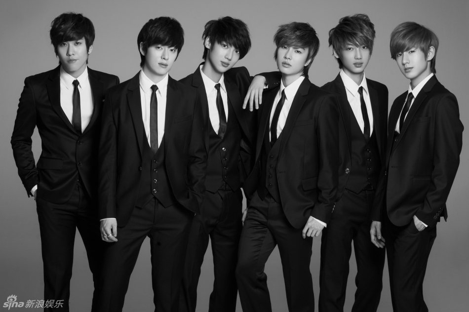 高清组图:韩国男团boyfriend黑白写真展少男魅力_高清图集_新浪网