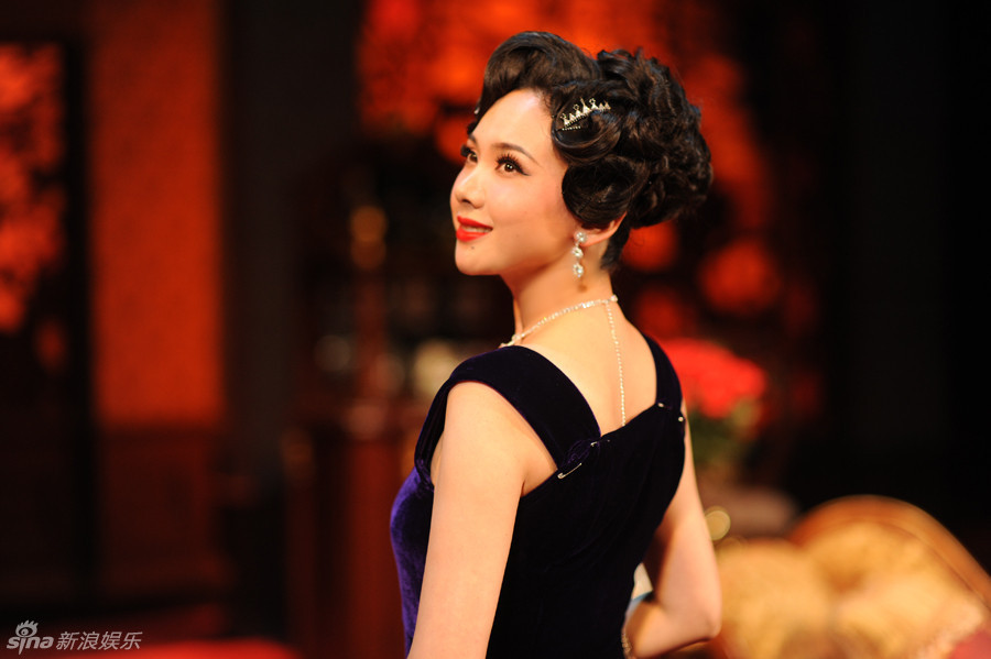 组图:人艺《日出》热演 程莉莎演绎交际花陈白露_高清图集_新浪网