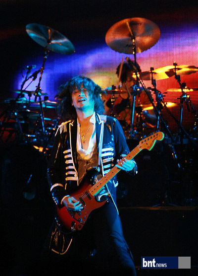 【2012.05.07】【音乐】日本男团彩虹乐队出演《世界巡演之首尔站》