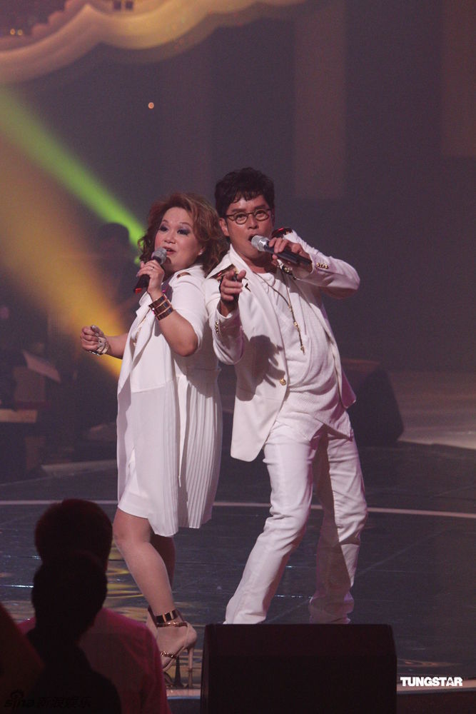 左起:钟镇涛,杜丽莎,谭咏麟