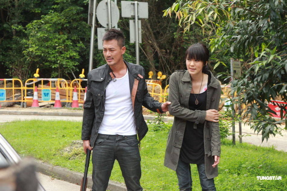 组图:林峰《雷霆扫毒》造型硬朗 官恩娜拍戏伤手指_高清图集_新浪网