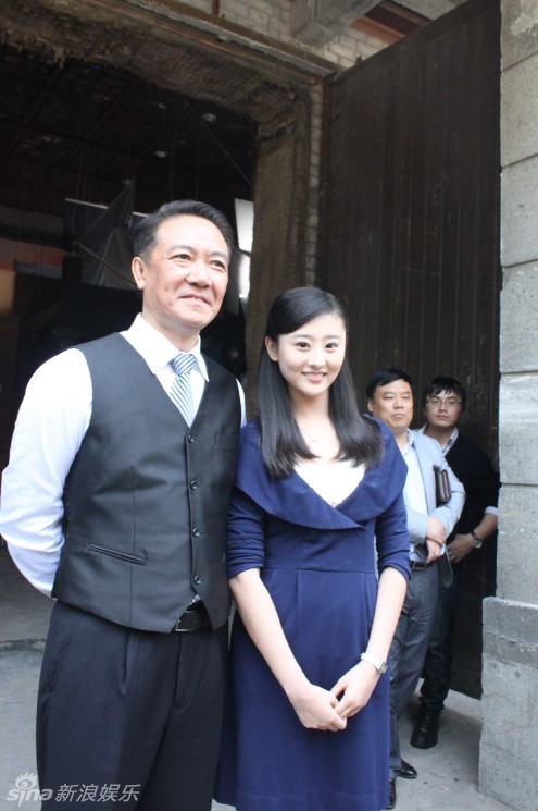 组图:李幼斌史兰芽夫妇《假面》全家福曝光_高清图集_新浪网