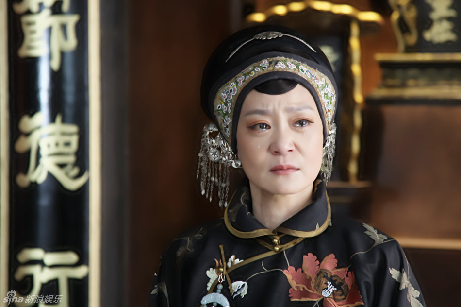 大夫人不怒而威