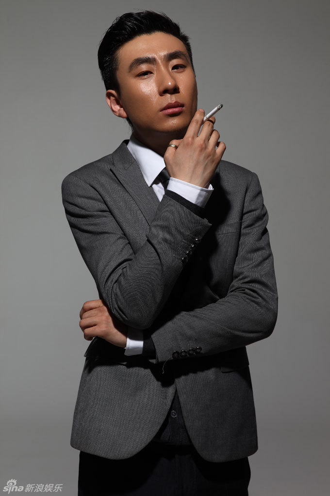 组图:型男于杪鑫写真曝光 展硬汉风魅力十足_高清图集_新浪网