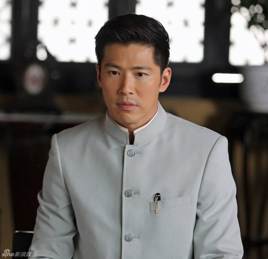 5 新浪娱乐讯 电视剧《鸳鸯佩》正在火热拍摄中,剧中台湾演员黄少 