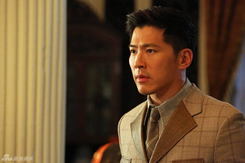 5 新浪娱乐讯 电视剧《鸳鸯佩》正在火热拍摄中,剧中台湾演员黄少 