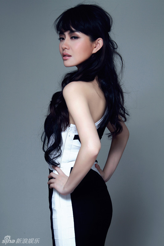组图:居文沛写真黑白颠覆 青春靓丽魅影诱惑_高清图集_新浪网