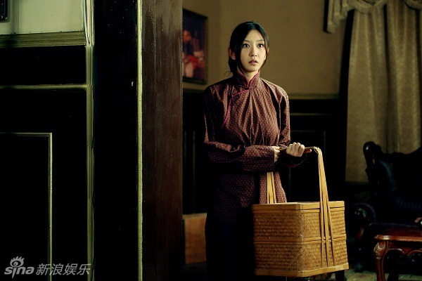 《蝴蝶行动》唐一菲诠释双生姐妹花