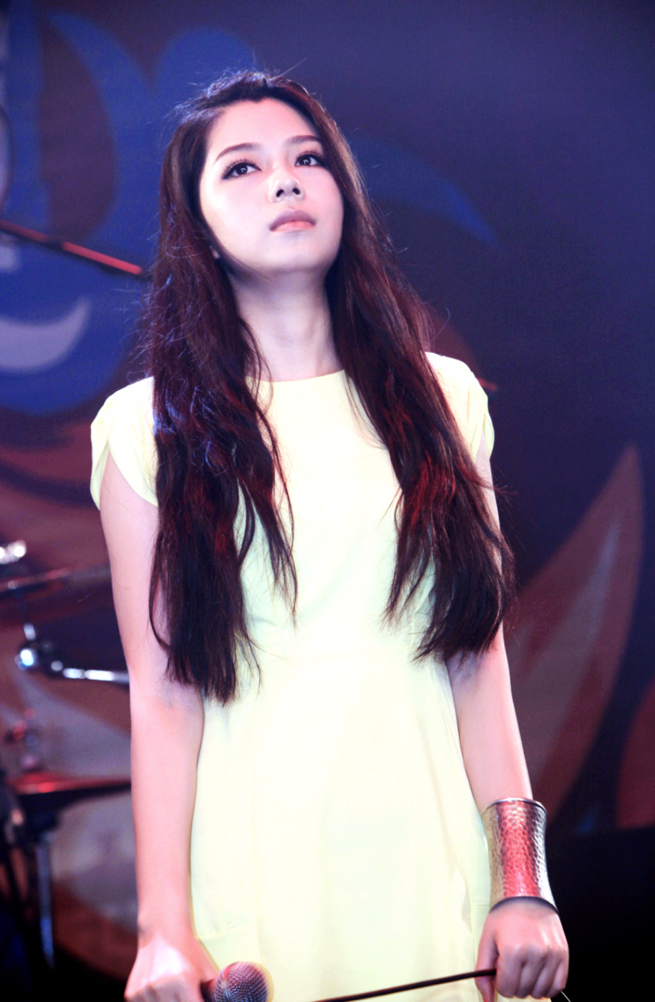 日前,歌手朱婧参与cctv5《豪门盛宴》节目录制,用空灵唱腔为欧洲杯