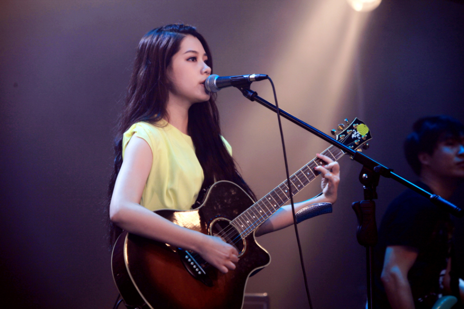 青年歌手朱婧 (1)