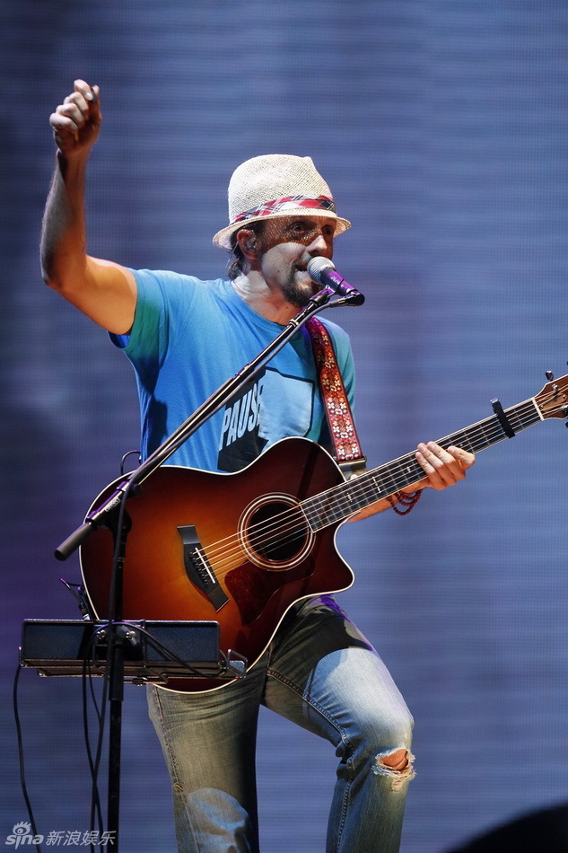 杰森-玛耶兹登台