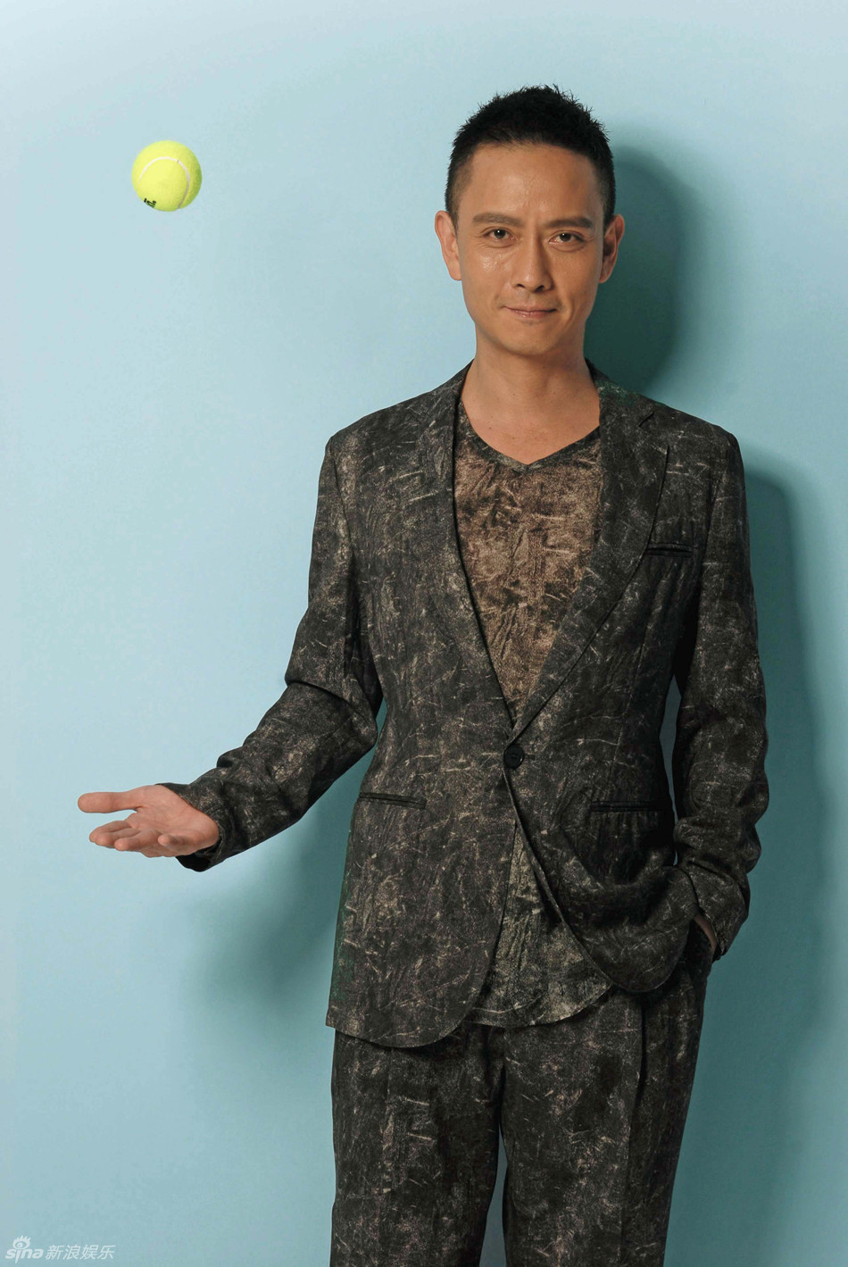 组图:谢君豪写真尽显绅士儒雅魅力_高清图集_新浪网