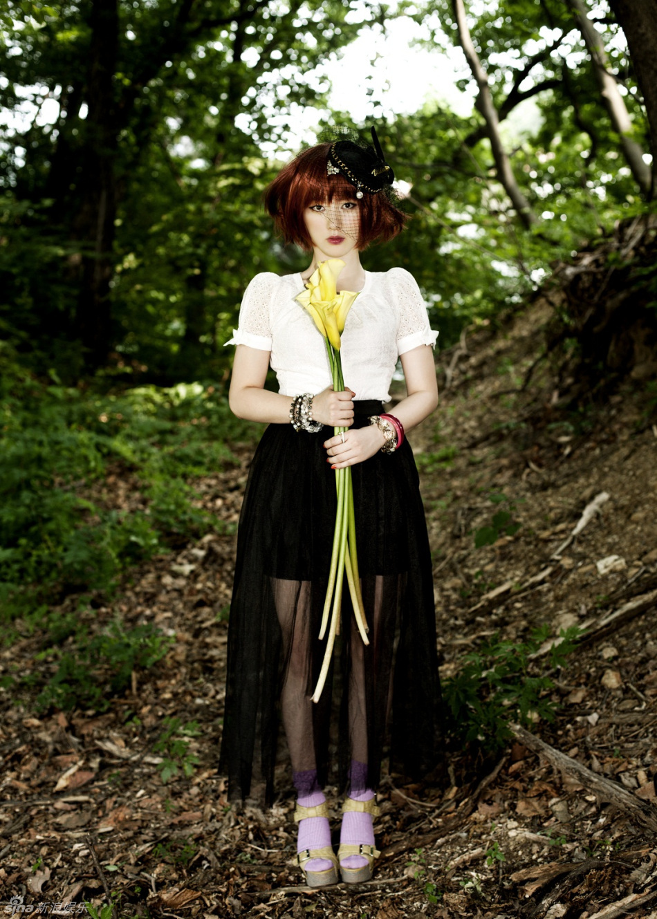 新浪娱乐讯 韩乒乓球选手徐孝元为某杂志拍摄写真.