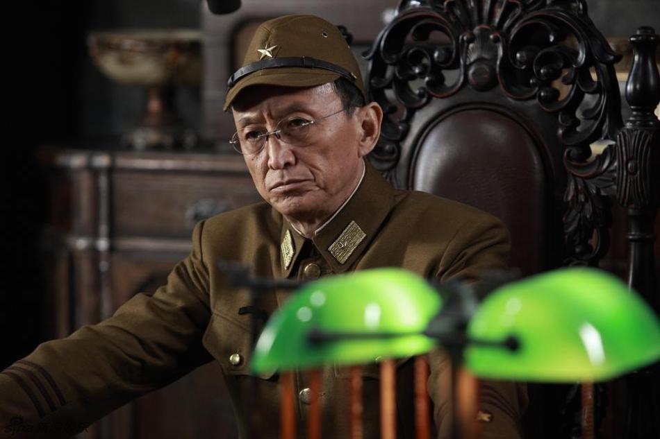 赵子惠,徐立等主演的《对与决》近日曝光一组各路明星客串的剧照,各自