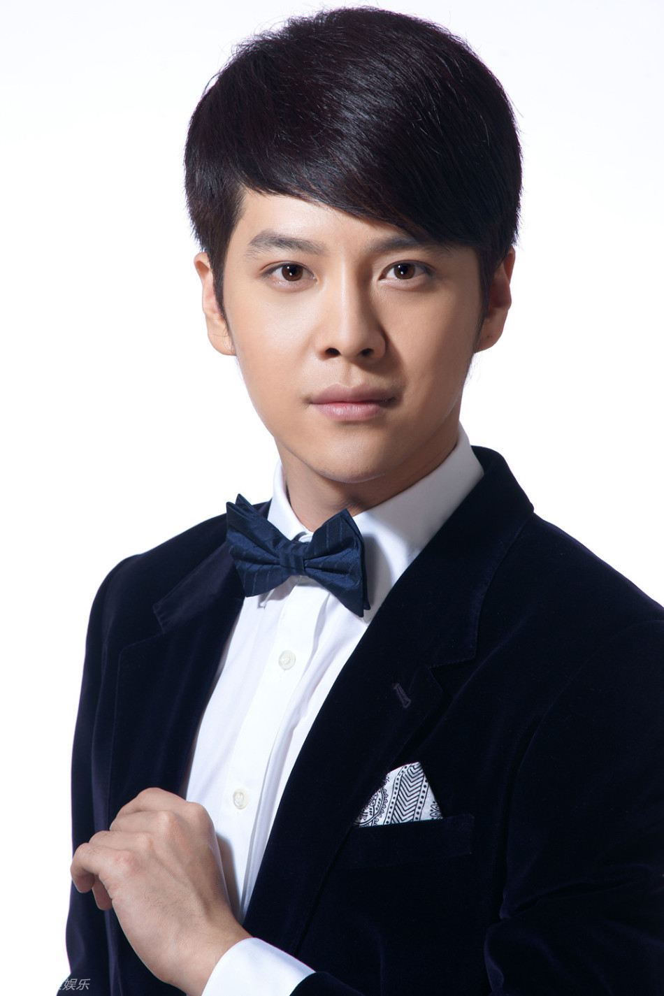 新浪娱乐讯 随着《血战长空》的热播,"徐世业"徐海乔的人气也是水涨船