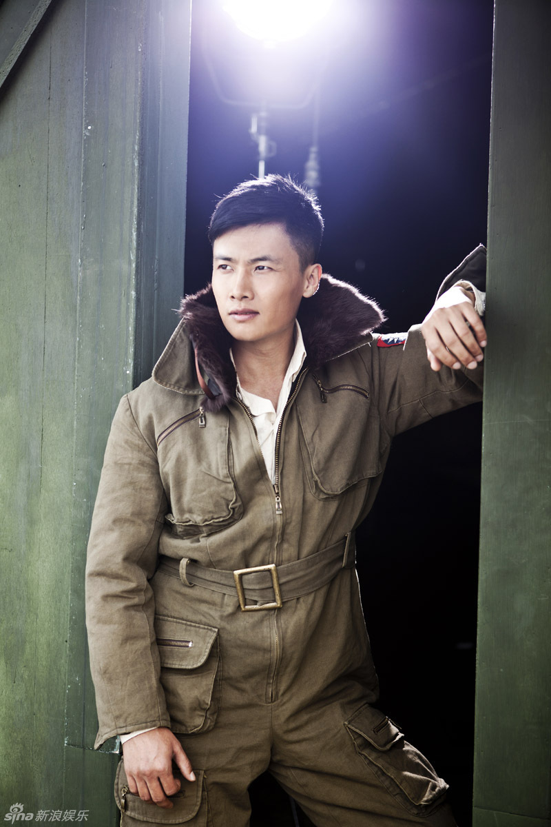 于滨《血战长空》片场写真