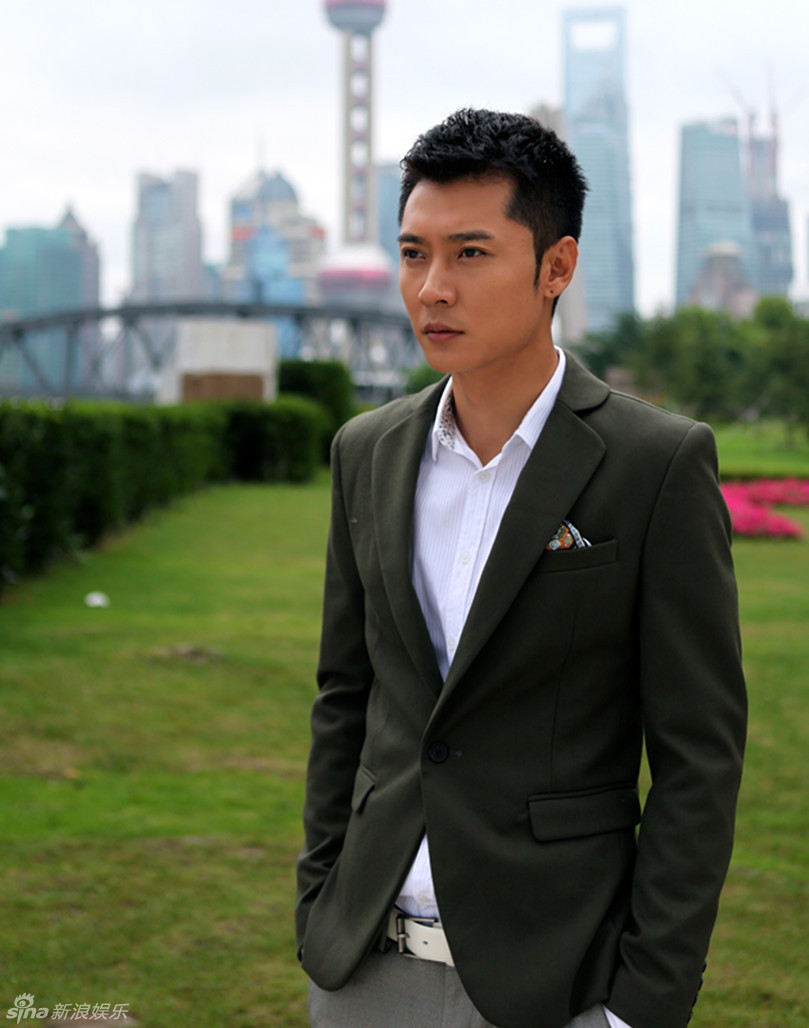 张丹峰帅气写真冷酷与温暖并存