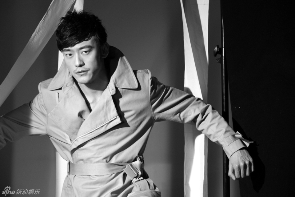 05 15:00:27 1 / 5 新浪娱乐讯 日前,青年演员刘一为某杂志拍摄一组