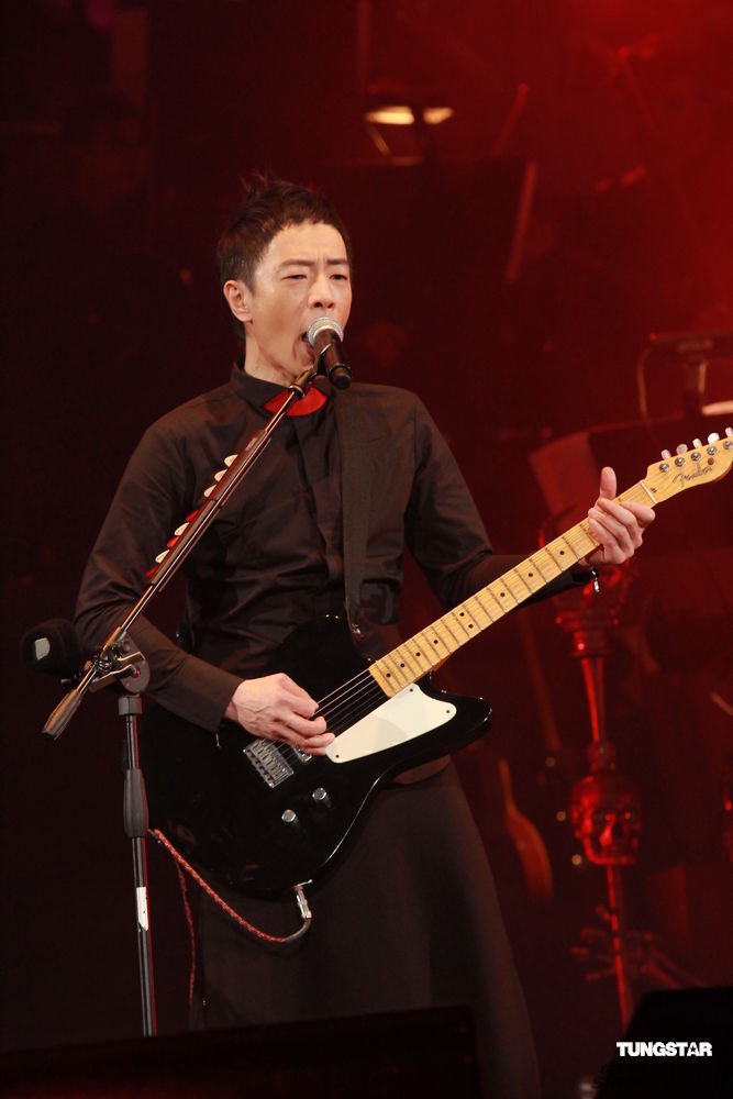 组图:黄贯中红馆卖力开唱 陈豪林保怡等助阵_高清图集_新浪网