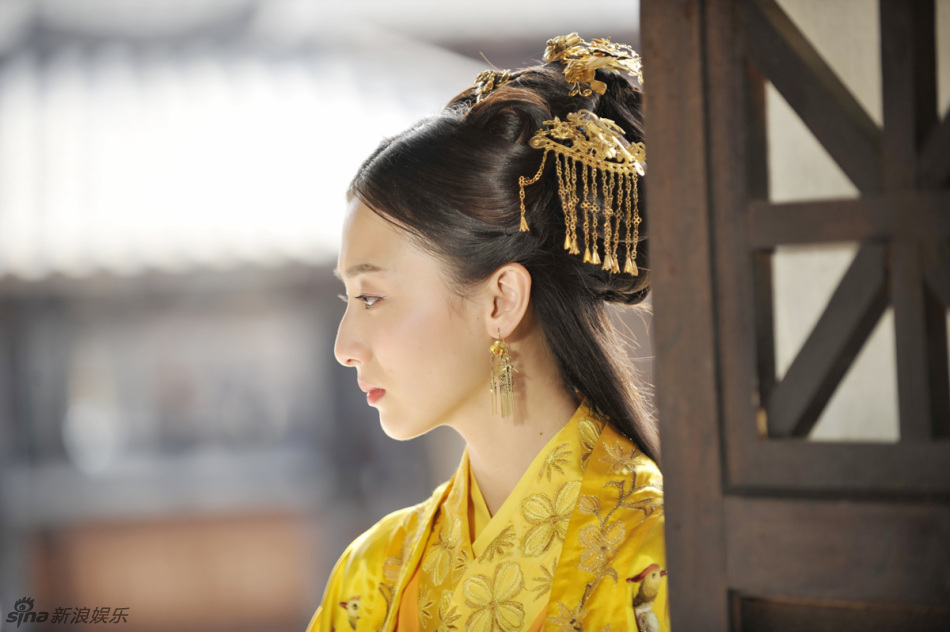 组图:《轩辕剑》叶青凤袍加身 筑梦锁君心_高清图集_新浪网