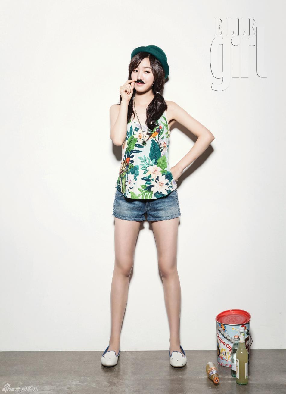 新浪娱乐讯 韩女演员陈世妍日前为某时尚杂志拍摄写真,身着清凉感十足