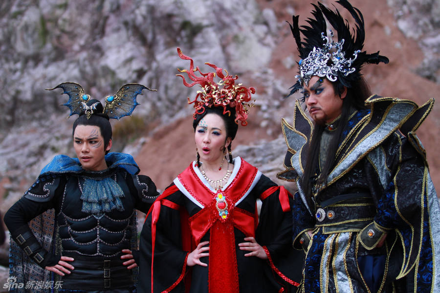 组图:《活佛济公3》陈浩民:收视破三就裸_高清图集_新浪网