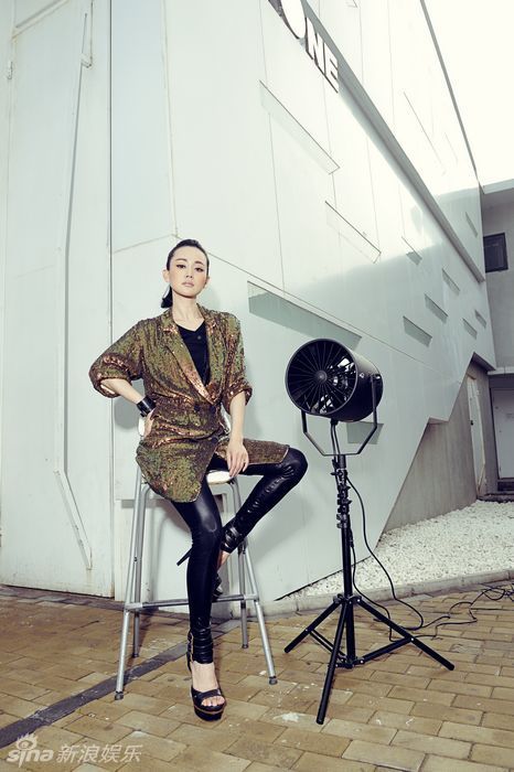 组图:《天涯明月刀》张定涵杂志封面展现双重性格_高清图集_新浪网