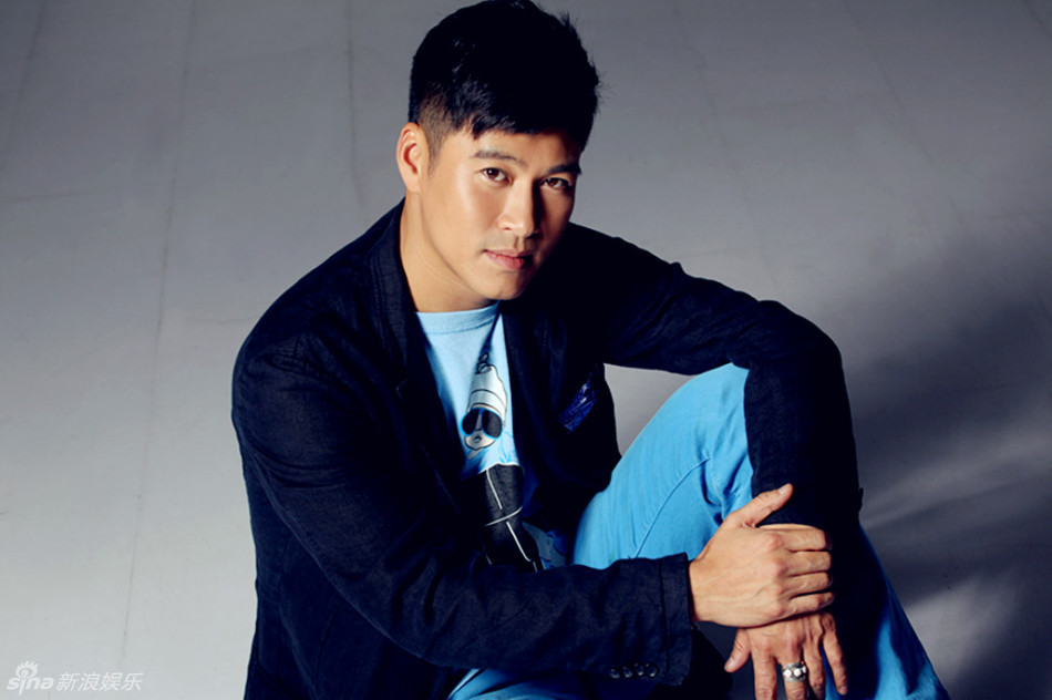 孙玮玩转蓝色系