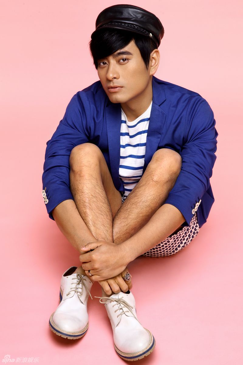 组图:陈龙"粉"照曝光庆生 婚后神清气爽_高清图集_新浪网