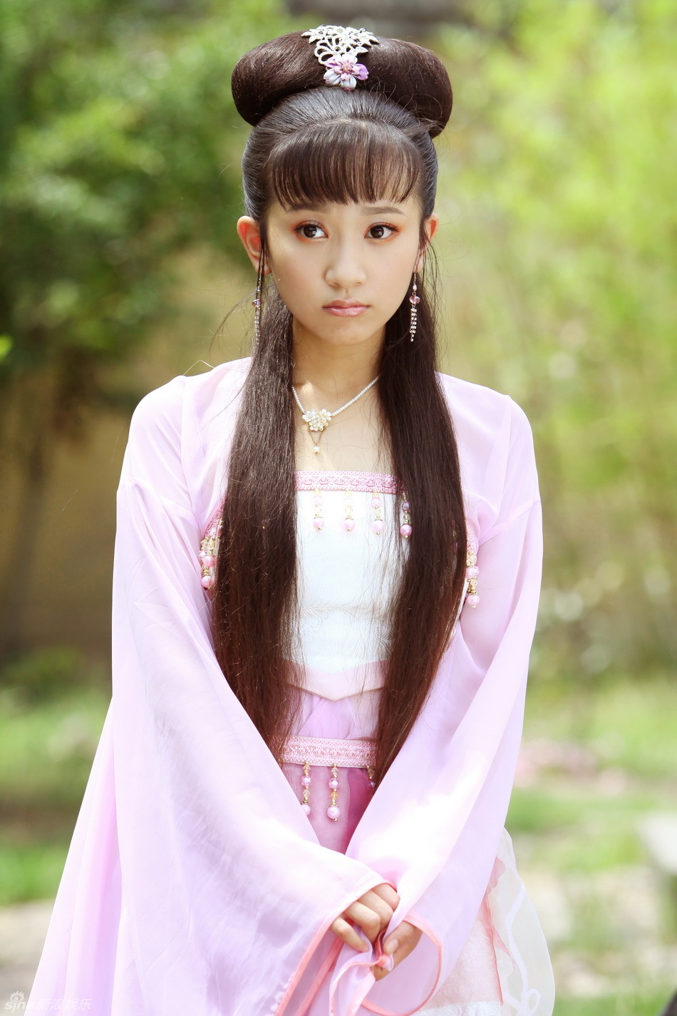 14:36 3 / 7 新浪娱乐讯 电视剧《钟馗传说》正在湖南卫视热播,演员解