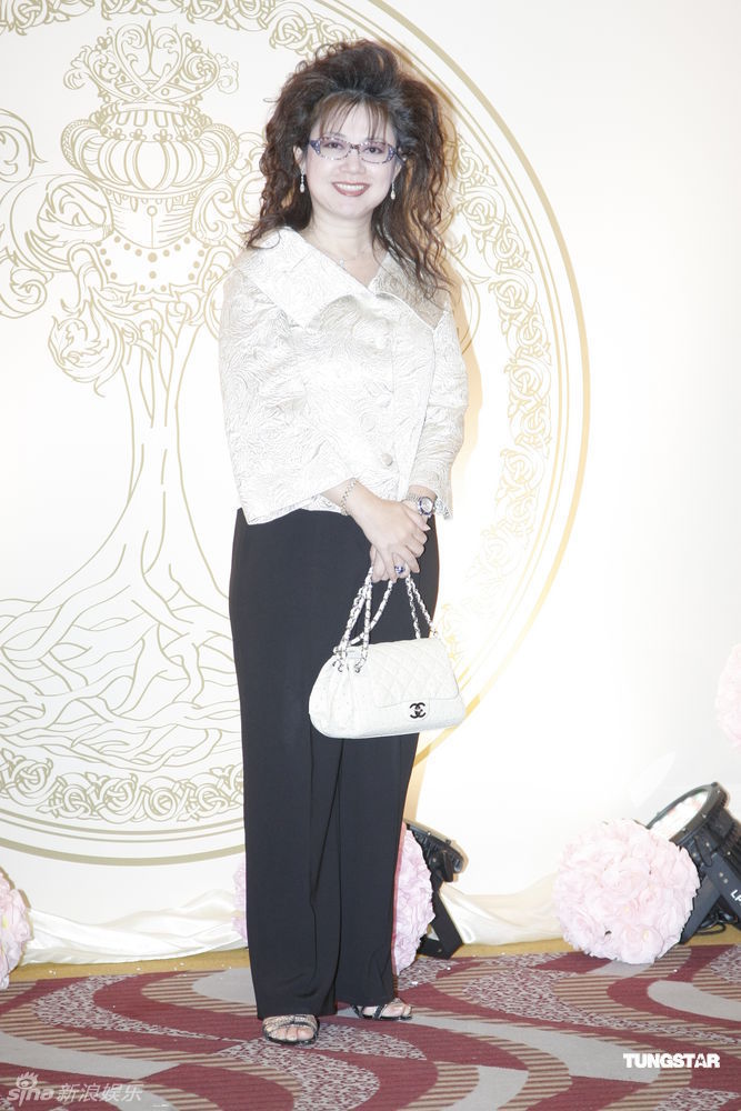 亲友祝贺蔡加怡大婚